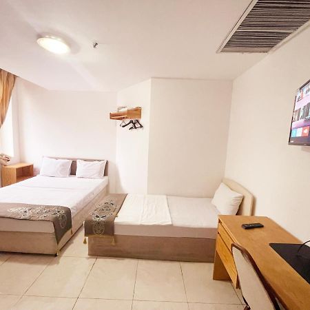 White Horse Hotel Bakoe Buitenkant foto