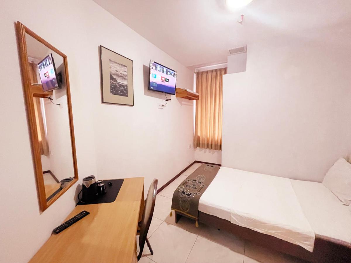 White Horse Hotel Bakoe Buitenkant foto
